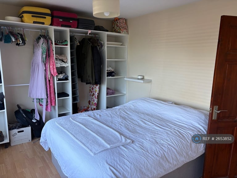 2 bedroom flat in Bushey, Bushey, WD23 (2 bed) (#2653852)