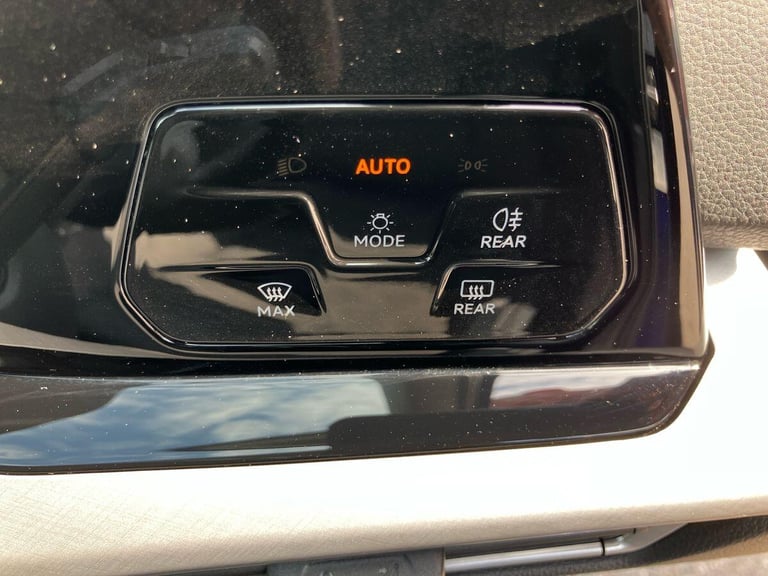 2021 Volkswagen Golf LIFE TSI ESTATE Petrol Manual