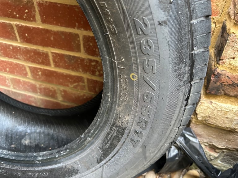 2 tyres 235/65R17 £15 pair