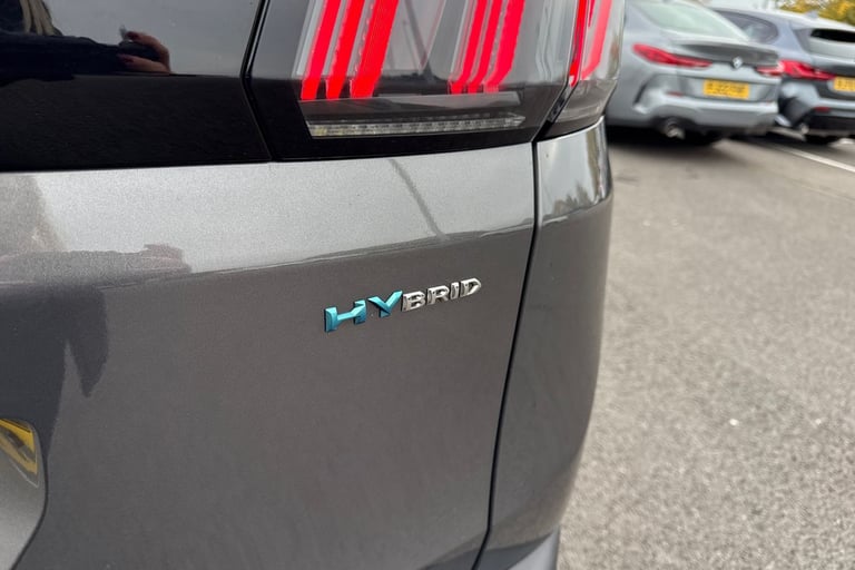 2022 Peugeot 3008 1.6 13.2kWh GT Premium e-EAT Euro 6 (s/s) 5dr SUV PETROL/ELECTRIC Automatic