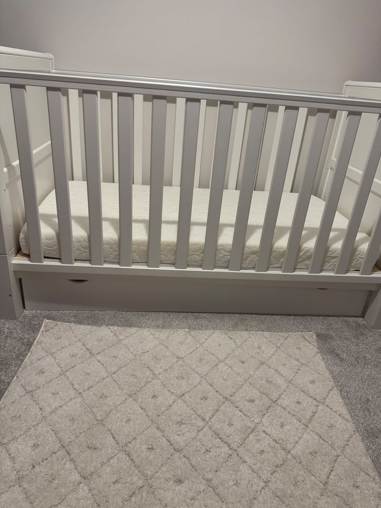 Puggle cot bed