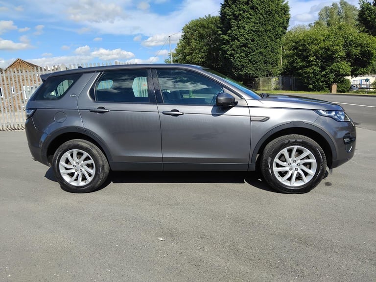LAND ROVER DISCOVERY SPORT 2.0 TD4 SE Tech Grey Manual Diesel 2015