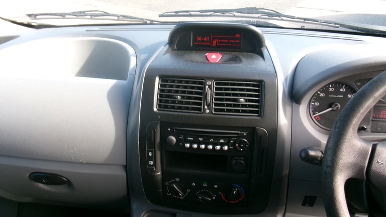 2013 Peugeot Expert 1000 1.6 HDi 90ps H1 Professional Van NO VAT PANEL VAN Diesel Manual