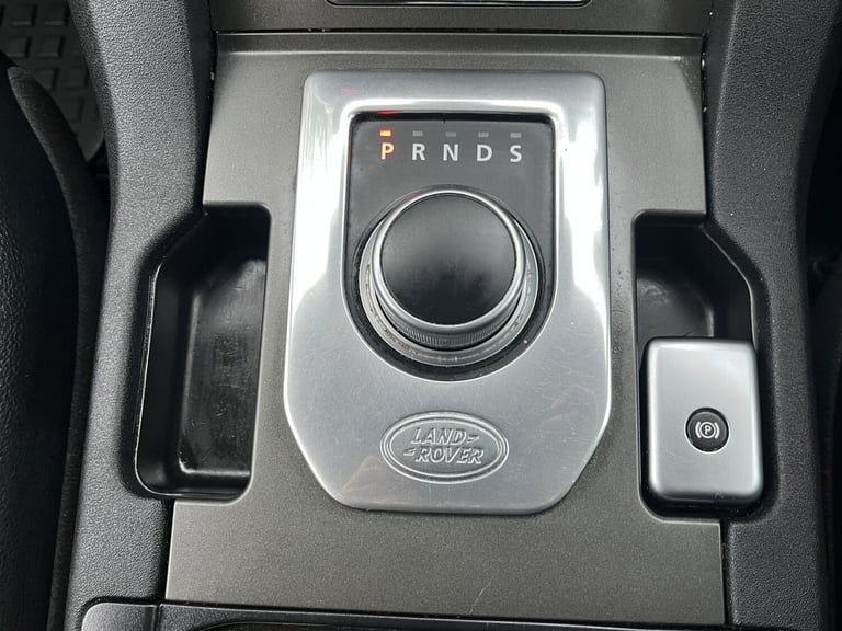 LAND ROVER DISCOVERY 4 3.0 SD V6 XS 2014