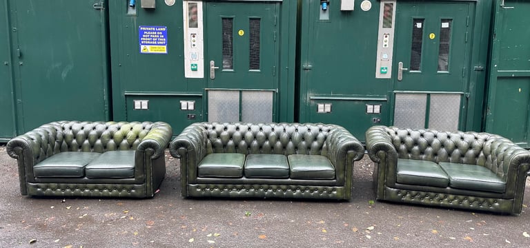 image for Original Vintage Chesterfield Sofas for Sale