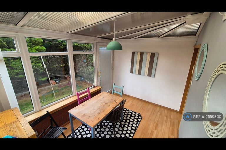 2 bedroom flat in Stevenson Grove, Edinburgh, EH11 (2 bed) (#2659800)