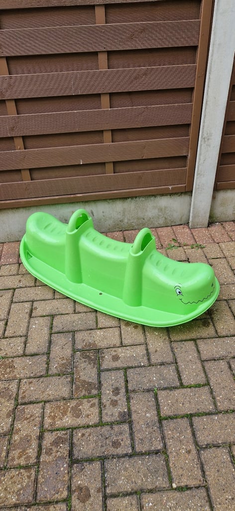 CHAD VALLEY GREEN ROCKING CROCODILE. IN EXCELLENT CONDITION.