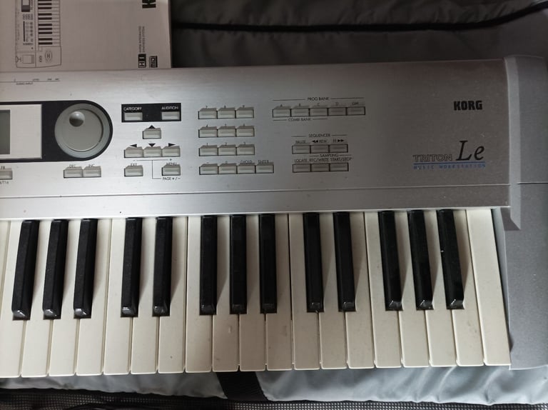 Korg TritonLE Synth - Note Faulty LCD Backlight