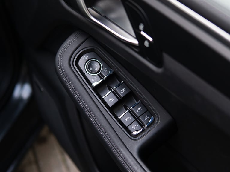 2022 Porsche Macan 2.0T T SUV 5dr Petrol PDK 4WD Euro 6 (s/s) (265 ps) Petrol