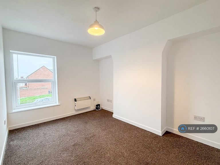1 bedroom flat in Hanley, Stoke-On-Trent, ST1 (1 bed) (#2660107)