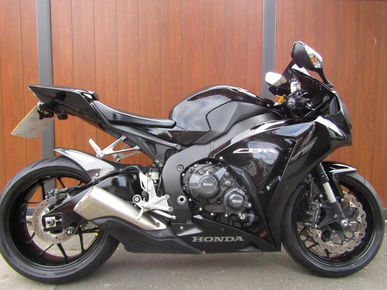 image for HONDA CBR 1000 RR *2017 * MODEL * AMAZING CONDITION * 9300 MILES *