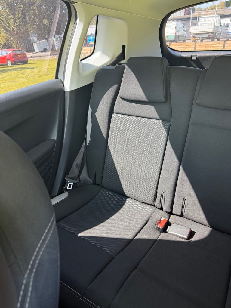 2016 Peugeot 2008 1.2 PureTech Access A/C 5dr HATCHBACK Petrol Manual