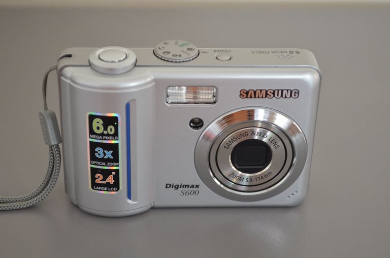 image for Digital Camera Samsung Digimax S600 with 6 mega pixels – post or collect