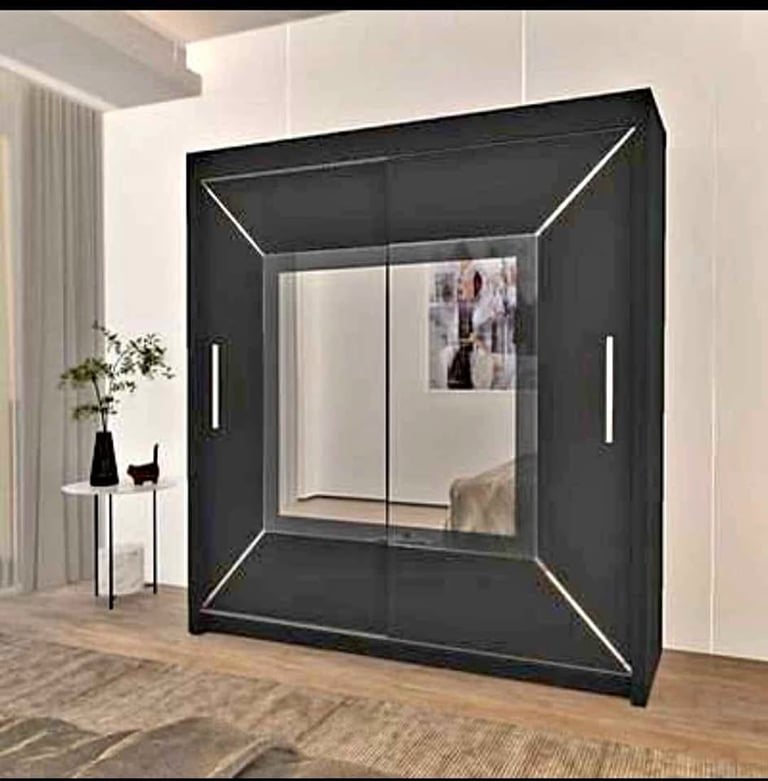 ♥️Beautiful 2,3 door sliding wardrobe with Plenty of pace for hanging and shelves.♥️🥳 cash on deliv