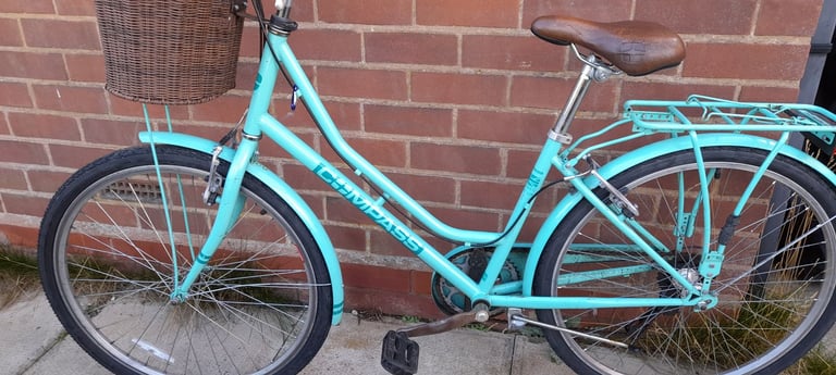 Women's commuter bike/ shopping bike