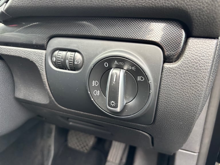 Volkswagen, GOLF, Hatchback, 2010, Semi-Auto, 1390 (cc), 5 doors