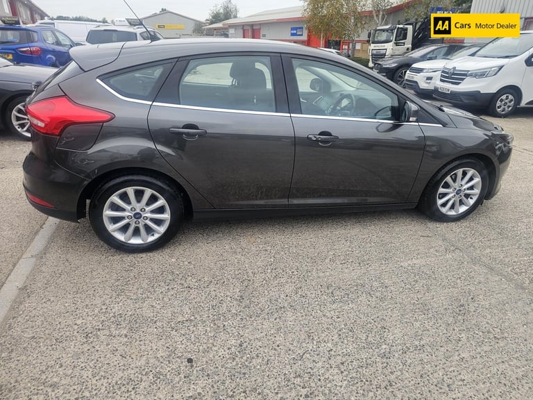 2017 Ford Focus 1.0 EcoBoost 125 Titanium 5dr HATCHBACK PETROL Manual