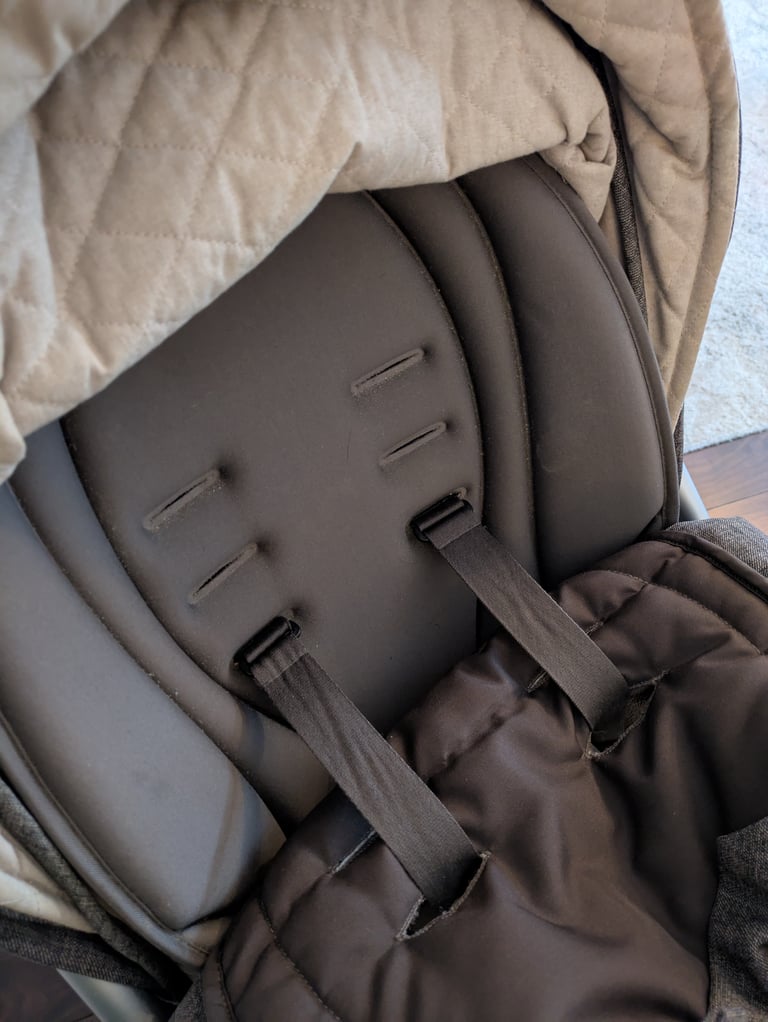 Mama's & papas lightweight buggy 