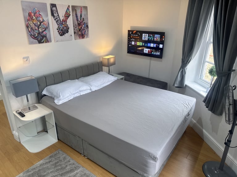 Fully furnished Studio Apartment in the Heart of Canterbury High Street ✨