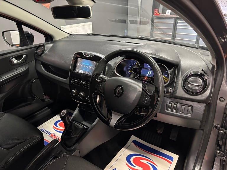 2015 Renault Clio 1.2 16V Dynamique Nav 5dr HATCHBACK Petrol Manual
