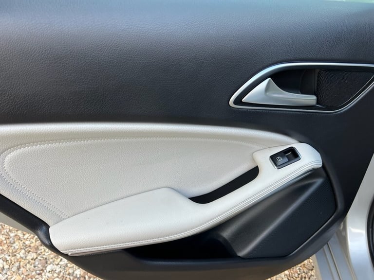 2017 Mercedes-Benz A-Class 2.1 A200d Sport (Premium Plus) Hatchback 5dr Diesel 7G-DCT Euro 6 (s/s...