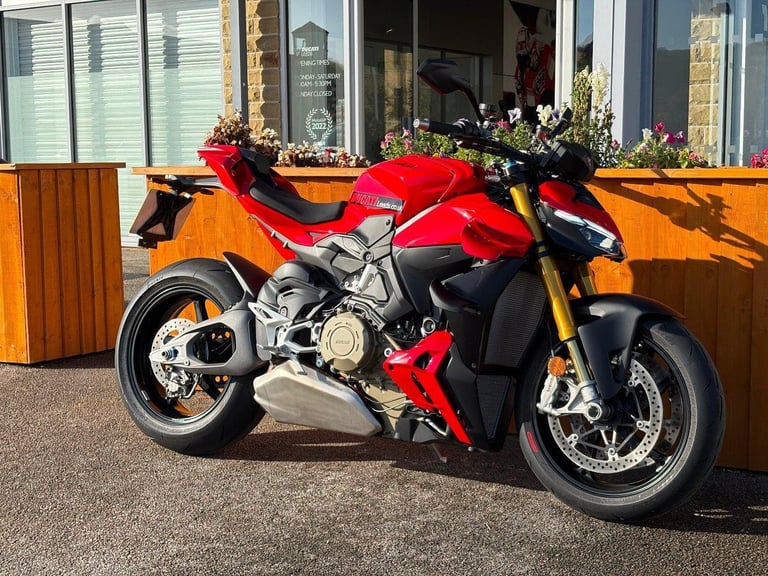 DUCATI STREETFIGHTER V4 S