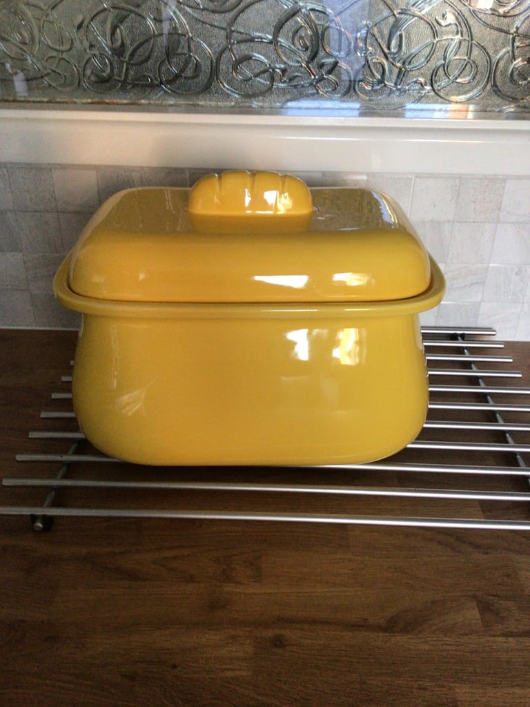 Bread din ceramic excellent condition 