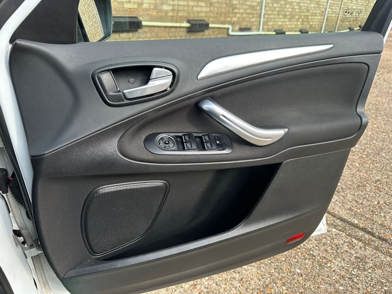 2011 Ford S-Max 2.0 TDCi 140 Titanium 5dr MPV Diesel Manual