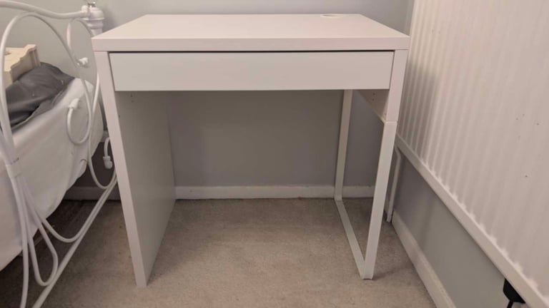 White single drawer desk 