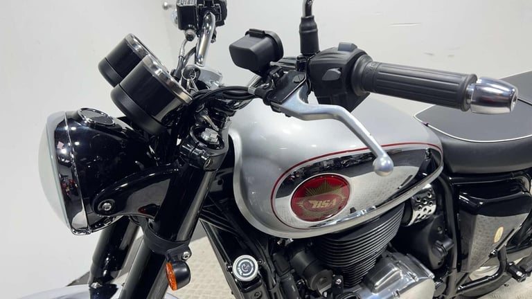 BSA Gold Star 650 2024 only 324 miles retro bike with a twist 650cc single