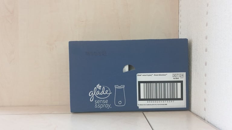 Glade Sense & Spray Holder & Spray - Automatic Air Freshener X 4 with Batteries Ocean Adventure