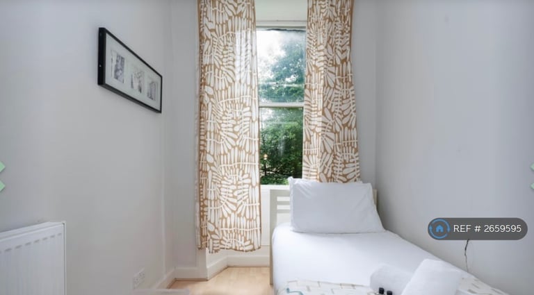 2 bedroom flat in Dalry Road, Edinburgh, EH11 (2 bed) (#2659595)