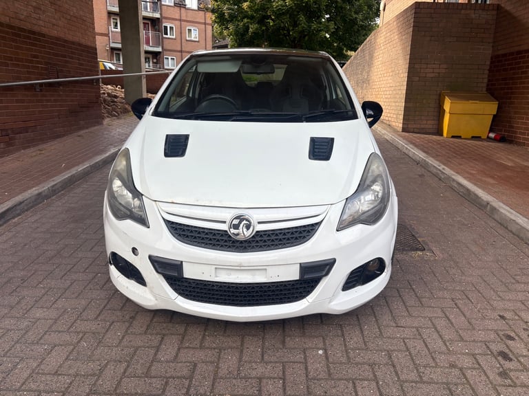 Vauxhall Corsa 1.6T Vxr Artic White edition 