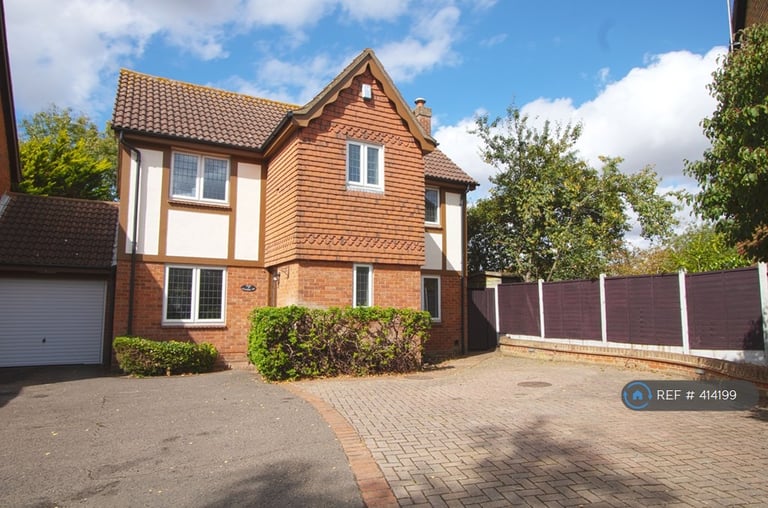 4 bedroom house in Cavendish Way, Basildon, SS15 (4 bed) (#414199)