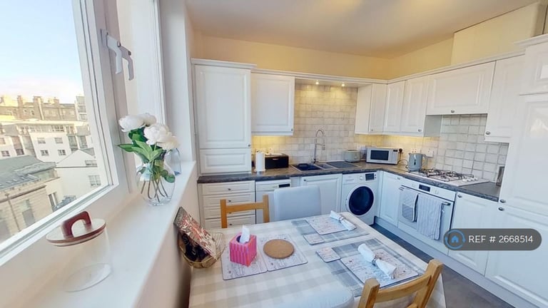 2 bedroom flat in Fettes Row, Edinburgh, EH3 (2 bed) (#2668514)