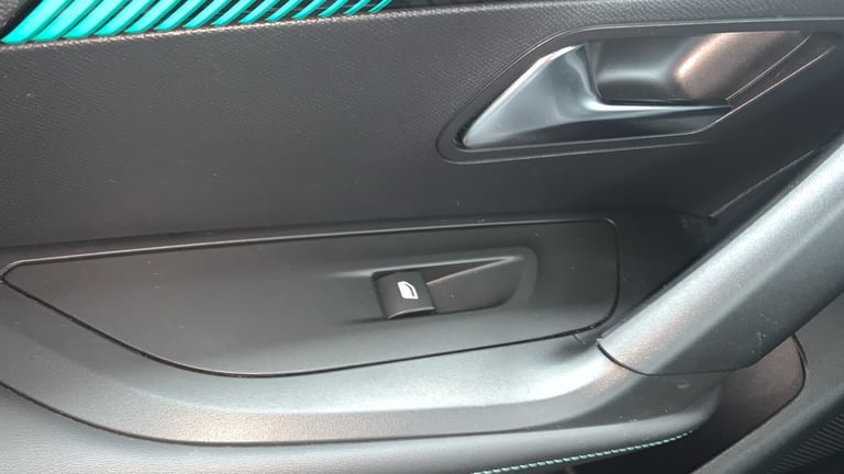 2022 Peugeot 2008 1.2 PureTech Allure Premium + SUV 5dr Petrol Manual Euro 6 (s/s) (100 ps) SUV P...