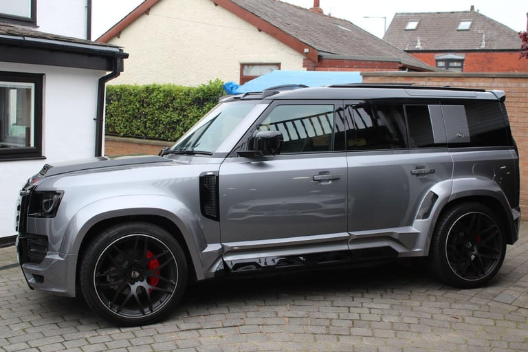 2023 Land Rover Defender 2.0 P400e X-Dynamic SE 110 5dr Auto ESTATE PETROL/ELECTRIC Automatic
