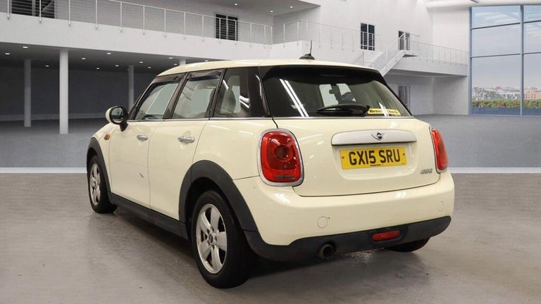2015 MINI Hatch 1.5 Cooper Euro 6 (s/s) 5dr HATCHBACK Petrol Manual