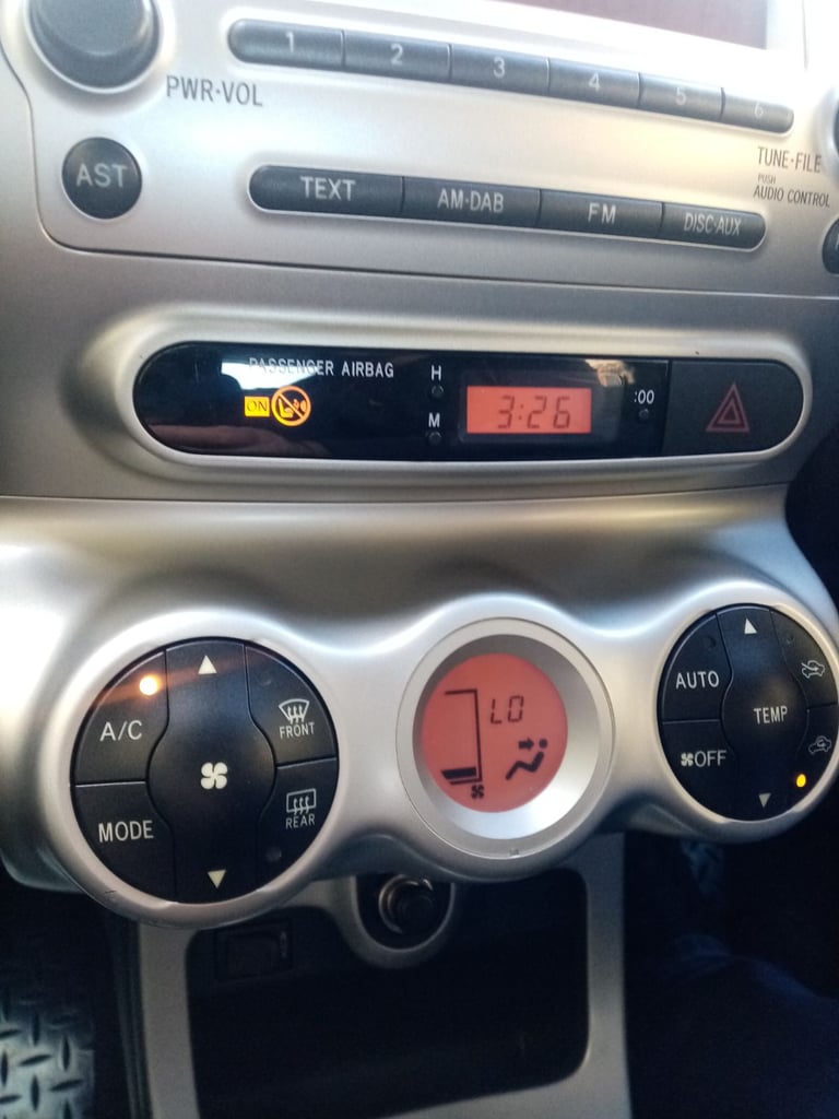 Toyota, URBANCRUISER, Hatchback, 2009, Manual, 1329 (cc), 5 doors