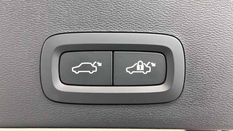 2024 Volvo XC40 Ultra, B3 Mild hybrid, Petrol, Bright (360 camera, Heated Windscreen) Estate Petr...