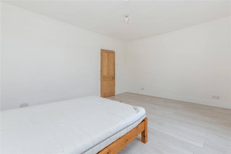 🌟Modern Double Room🌿Just Minutes from Wood Green Station!