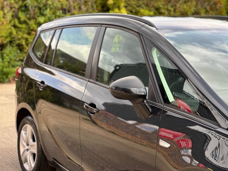 2013 Vauxhall Zafira Tourer 1.8 16V Exclusiv Euro 5 5dr Petrol