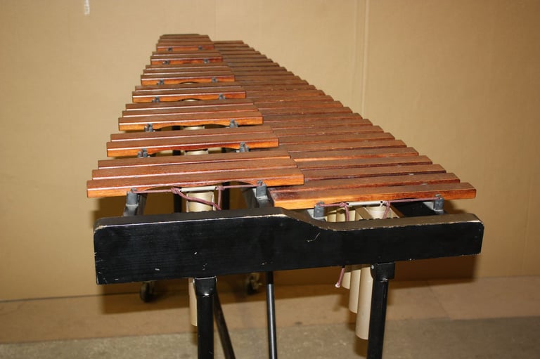 Yamaha YX-135 Standard Xylophone With Resonators 3 1/2 Octaves + Padauk Tone Bars ~ £700 ono