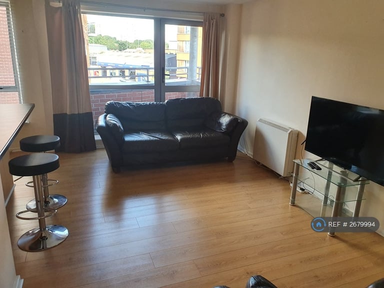 2 bedroom flat in Millwright Street, Leeds, LS2 (2 bed) (#2679994)