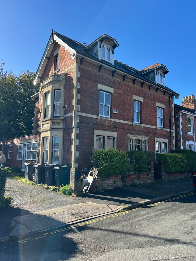 Two bedroom flat, Old Town, Swindon