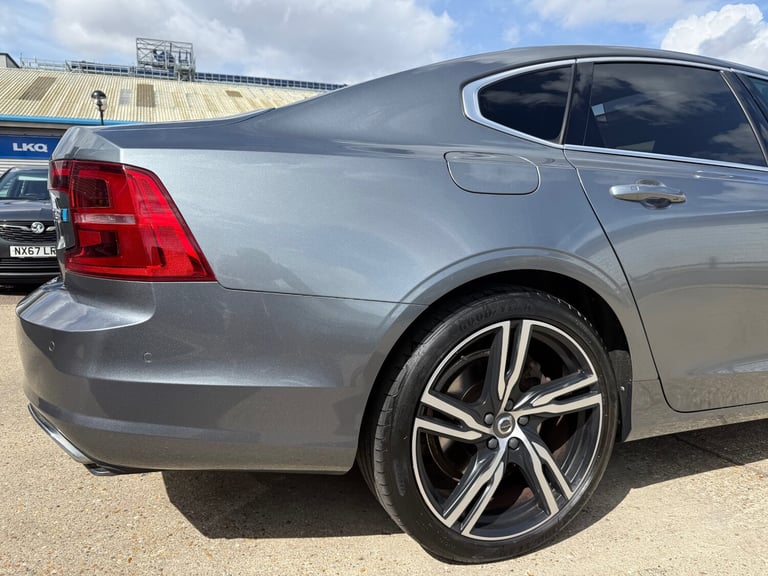 2018 Volvo S90 2.0 T8 Hybrid R DESIGN Pro 4dr AWD Geartronic SALOON Petrol Parallel Phev Automatic