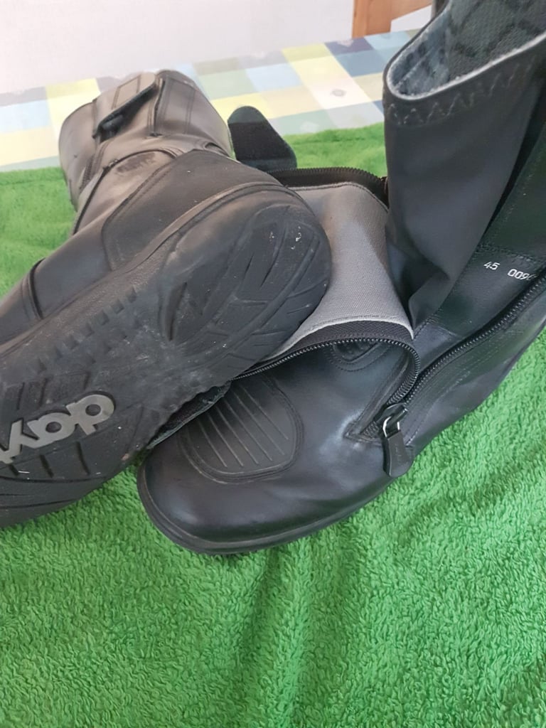 Daytona Gore tex motorcycle boots EU 45