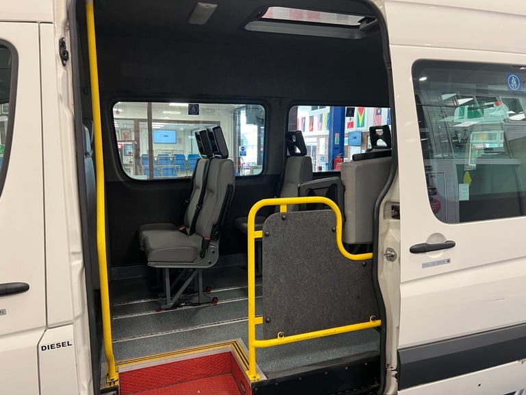 2010 - 10 - VOLKSWAGEN CRAFTER CR35 2.5TDI BLUE 108PS 8 SEAT DISABLED MINIBUS