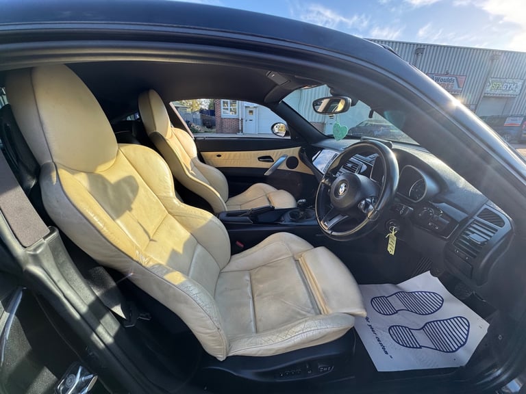 2009 BMW Z4 3.0si SE 2dr / RARE COUPE / ONE OF THE LAST Z4 COUPES PRODUCED