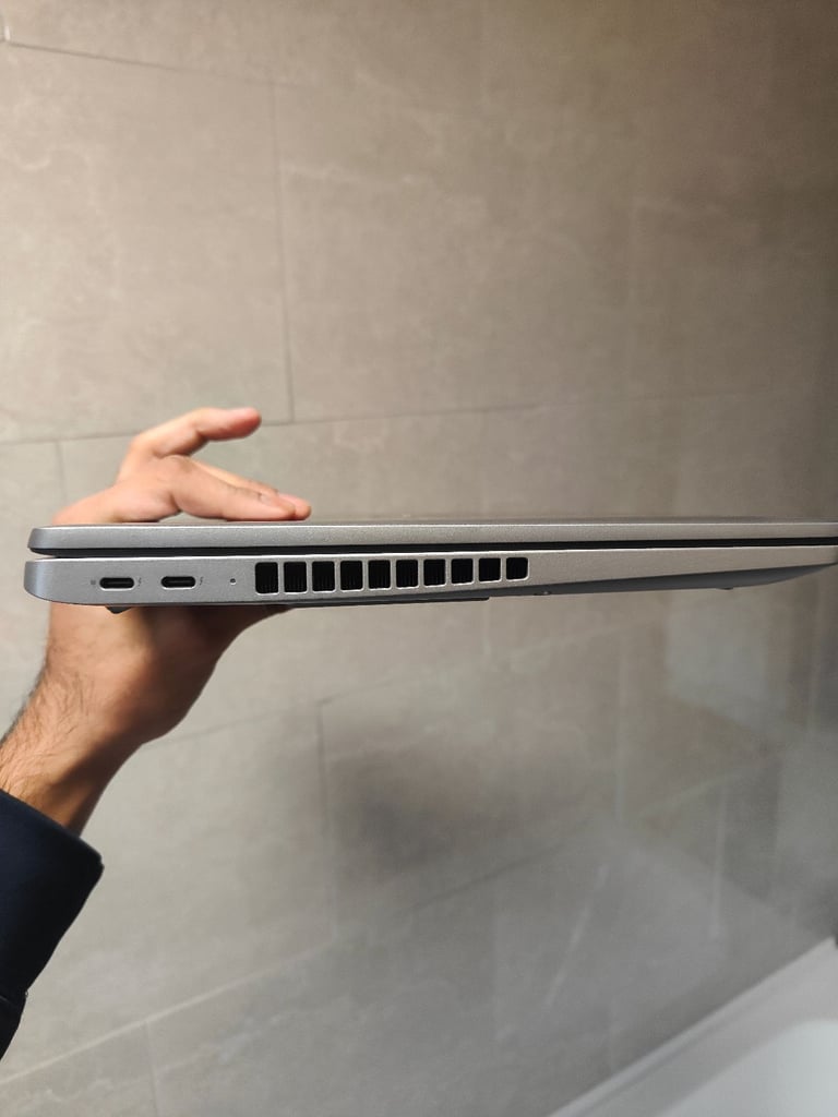 *ALMOST NEW* Dell Latitude 5540 2022